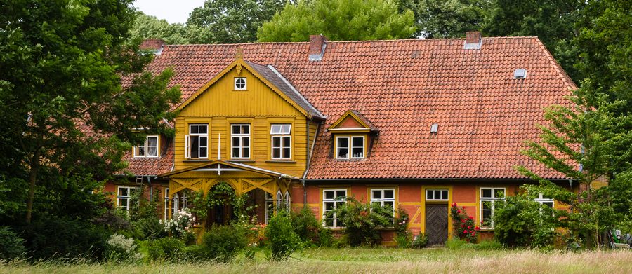 Former residential and farm building, a cultural monument in Reppenstedt