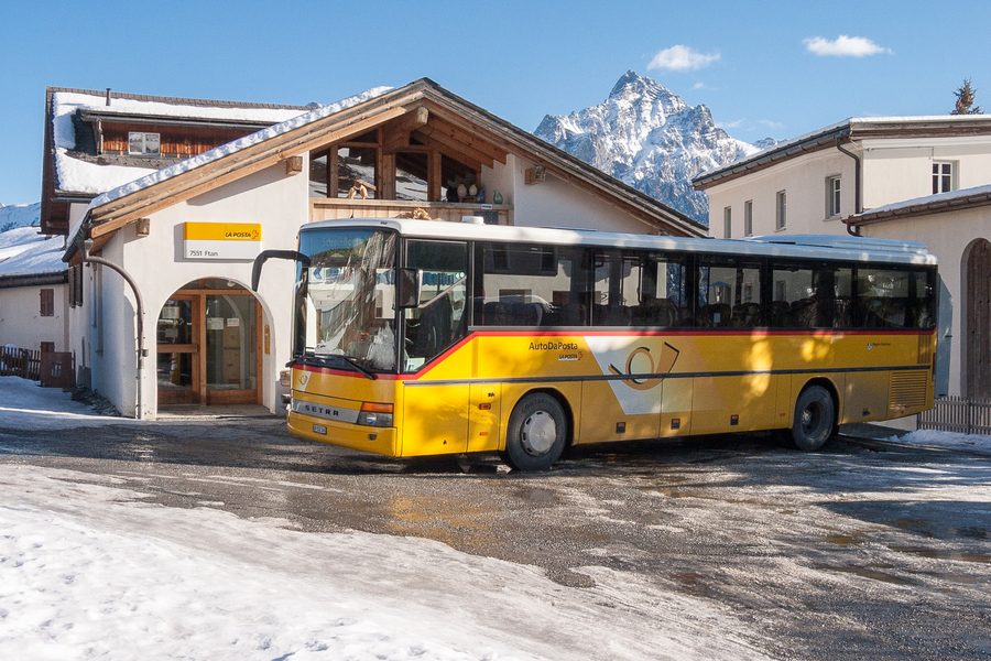 Post und Postauto in Ftan im Unterengadin