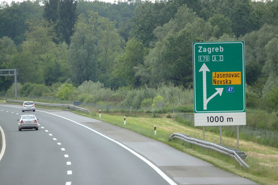 File:Nova Gradiška, výjezd Jasenovac.jpg
