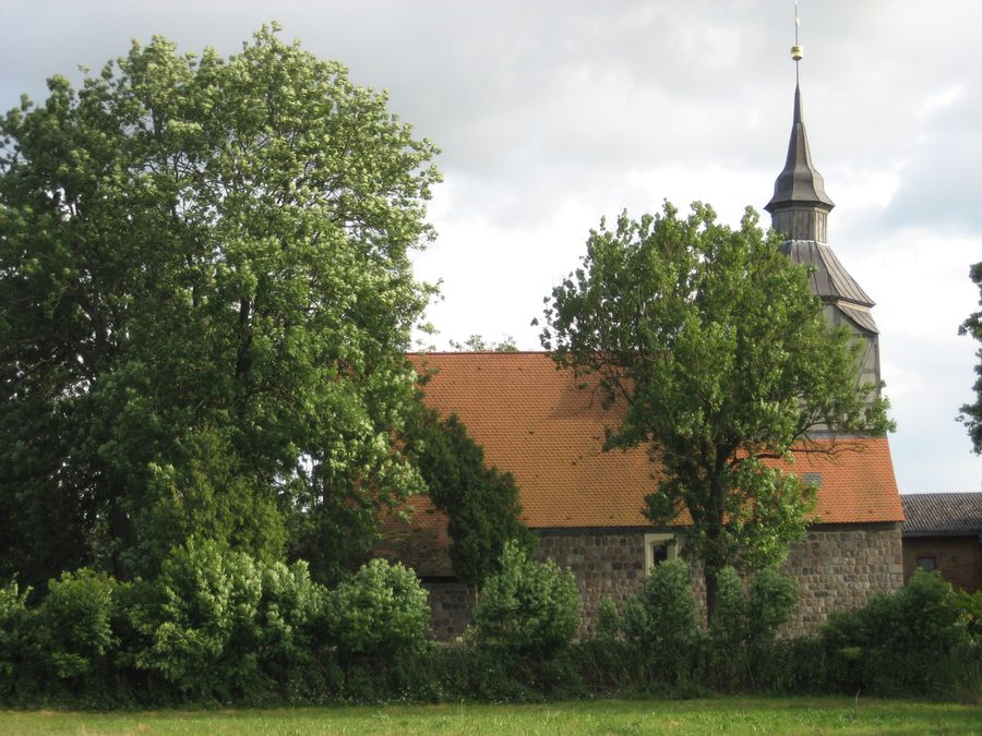 Feldsteinkirche in Ramin, Mecklenburg-Vorpommern, aus nördlicher Richtung