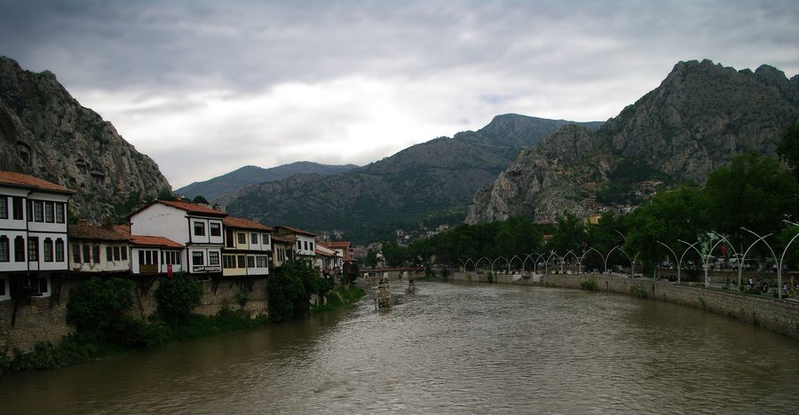 Yeşilırmak fließt durch das Stadtzentrum von Amasya