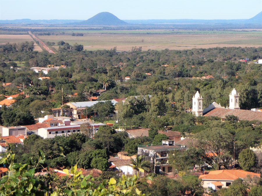Panoramablick auf die Stadt Paraguarí vom Cerro Peró