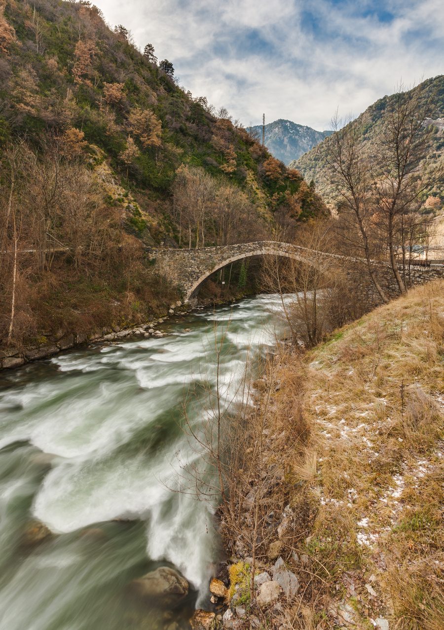 Historische Brücke de la Margineda in Santa Coloma d’Andorra