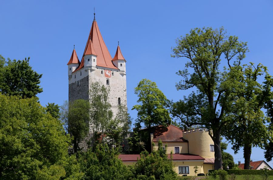 Bergfried des ehemaligen Schlosses Haag in Oberbayern