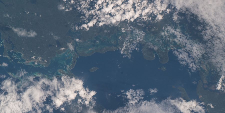 Blick auf die Roviana Lagoon und die Inselwelt vor Munda auf New Georgia