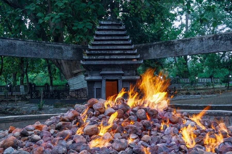 Kayangan Api atau api abadi di Kecamatan Ngasem, Kabupaten Bojonegoro, Jawa Timur
