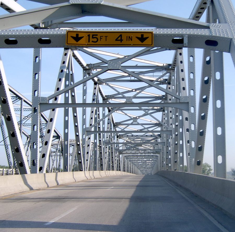Blick aus dem Inneren der Platte Purchase Bridge über den Missouri River