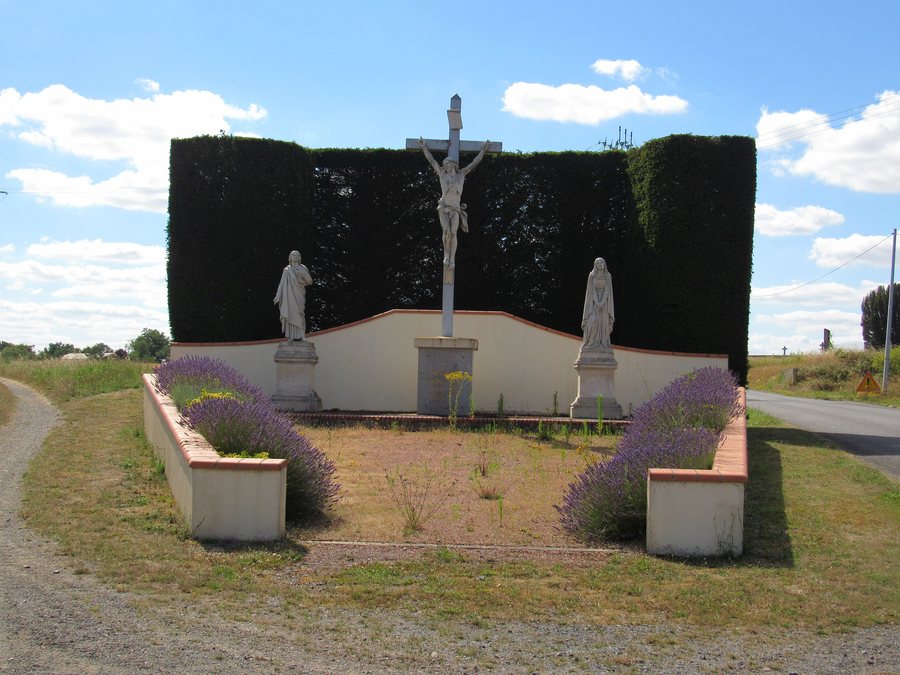 File:Calvaire (Nueil-sur-Layon)1.jpg