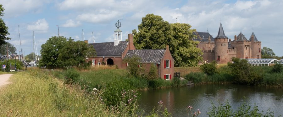 Das Muiderslot, eine historische Wasserburg bei Muiden