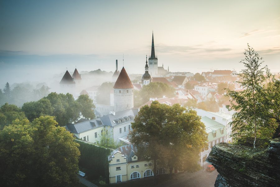 Tallinner Altstadt bei Sonnenaufgang