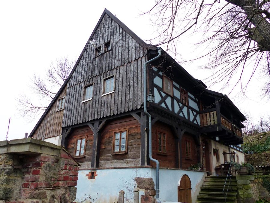 Denkmalgeschütztes Umgebindehaus am Kirchberg 2 in Röhrsdorf, Klipphausen