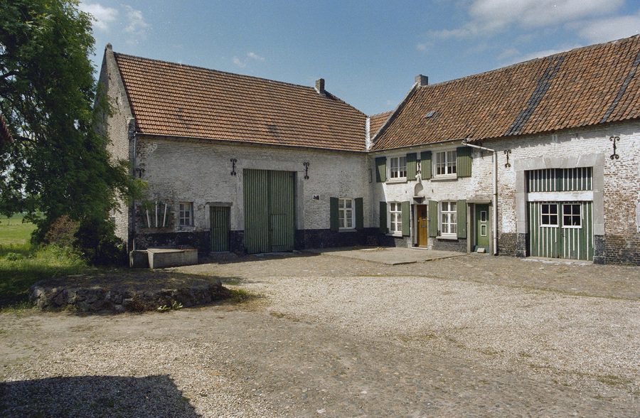 Bijgebouwen van Kasteel Ten Hove in Grathem
