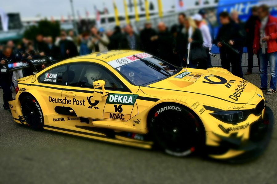 BMW-M4-DTM-Rennwagen auf dem Hockenheimring