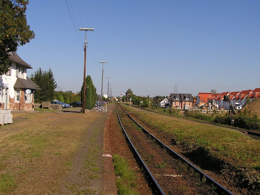 Bahnhof Niederdorfelden an der Niddertalbahn mit Formsignalen