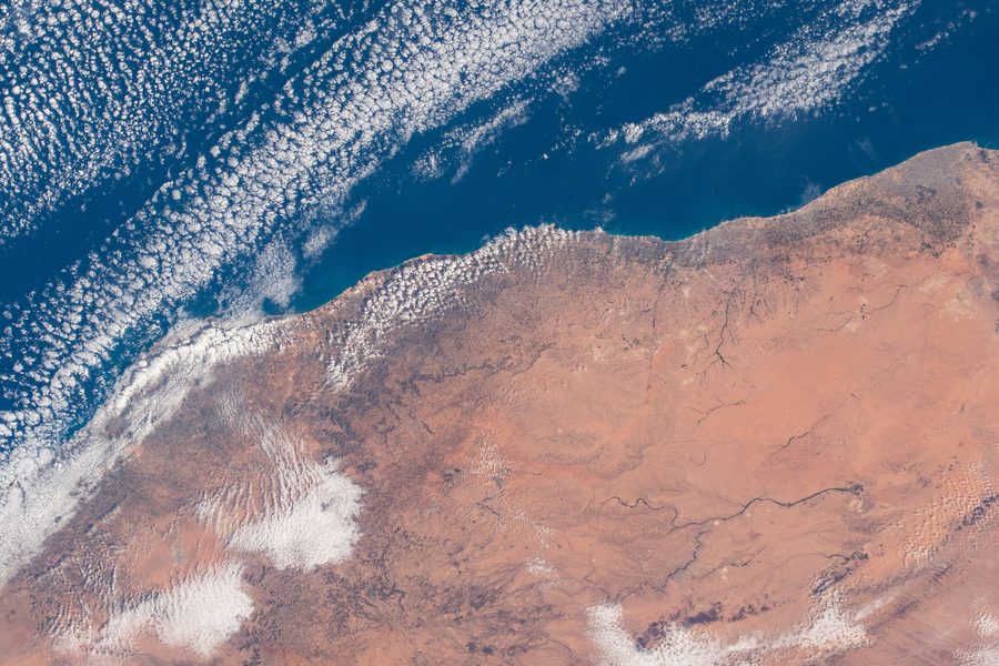 Blick auf die nordwestliche Küste Libyens