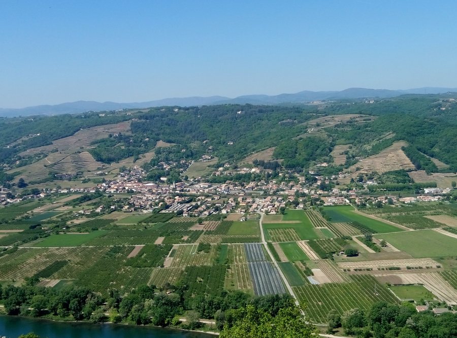 File:Vue de Saint-Jean-de-Muzols (2017).jpg