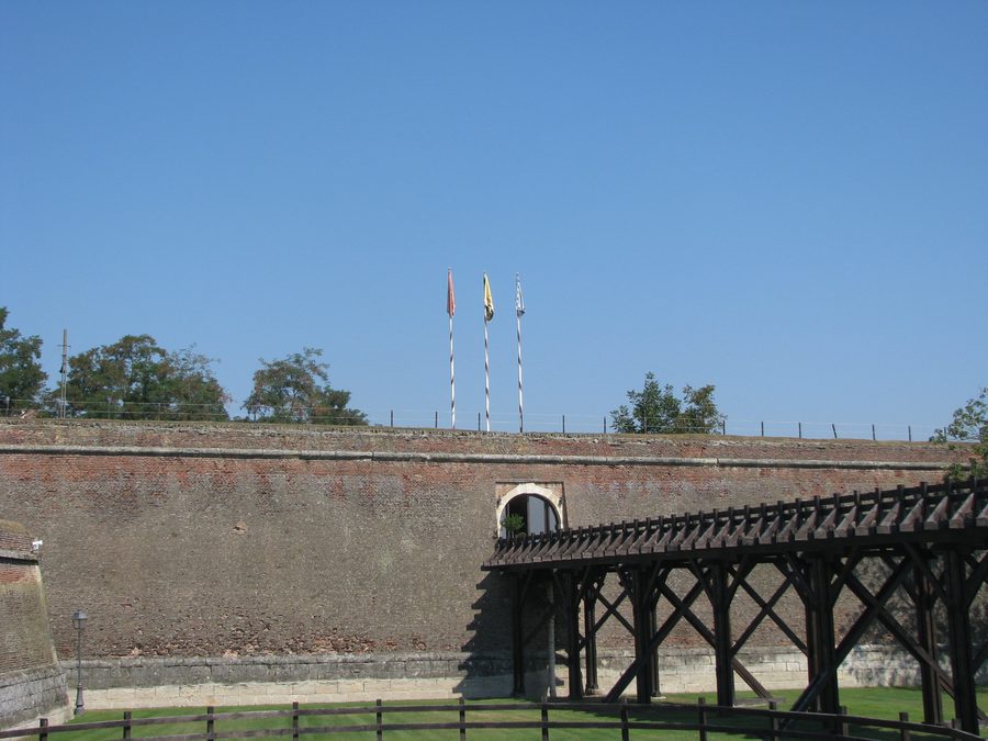Brücke und historische Befestigungsanlagen der Alba-Carolina-Festung in Alba Iulia