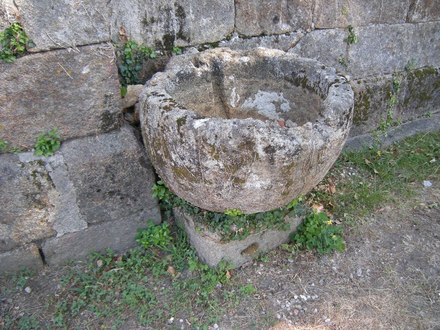 File:Iglesia de Santa Locacia de Frixe (5300945684).jpg