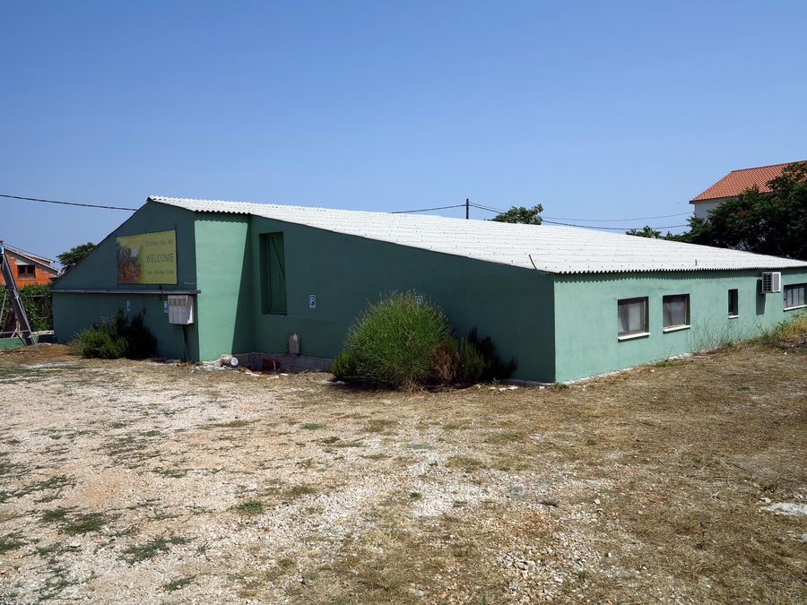 Moderne Olivenölpresse der Kooperative Olynthia in Gornje Selo auf Šolta