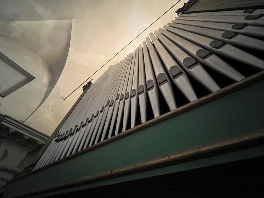 Orgel in der Kirche San Bartolomeo in Caramagna Ligure
