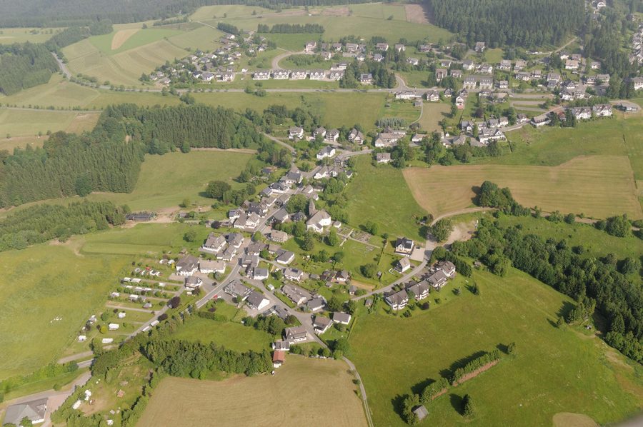 Luftaufnahme von Neuastenberg im Sauerland mit Blick Richtung Norden