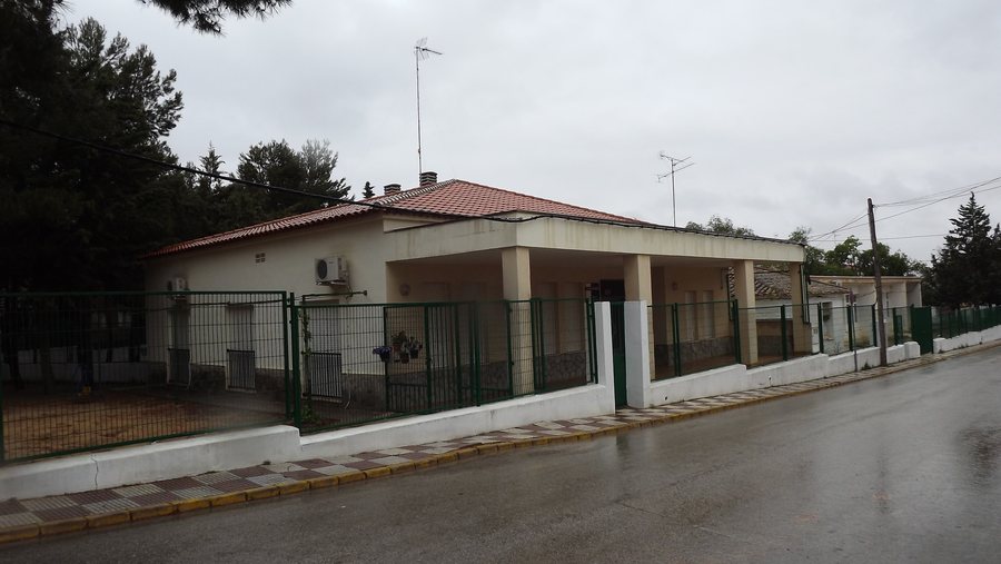 File:Escuela de Educacion Infantil . Cenizate (2).jpg