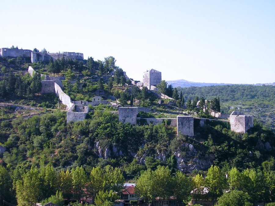 Festung Vidoski auf einem Hügel über Stolac
