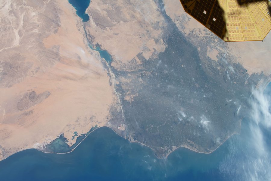 Satellitenaufnahme von Ägypten mit Mittelmeer, dem Wadi al-Arisch und Landschaften im nördlichen Sinai