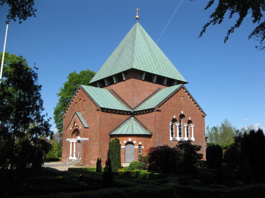 Hovborg Kirke im Dorf Hovborg in Südjütland