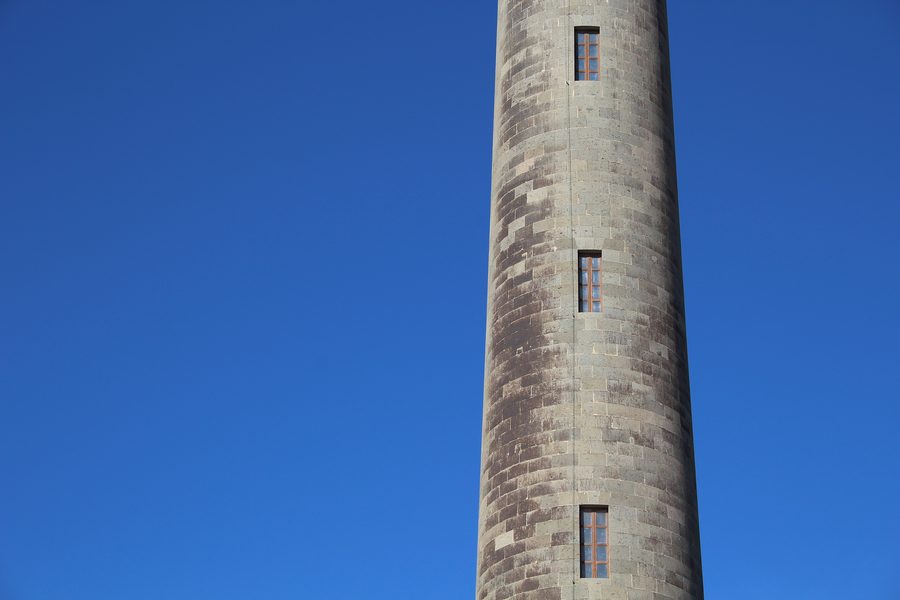 Leuchtturm von Maspalomas an der Küste von Gran Canaria