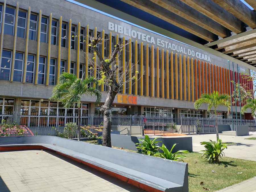 Fachada da Biblioteca Pública Estadual do Ceará (BECE), em Fortaleza, Ceará, Brasil