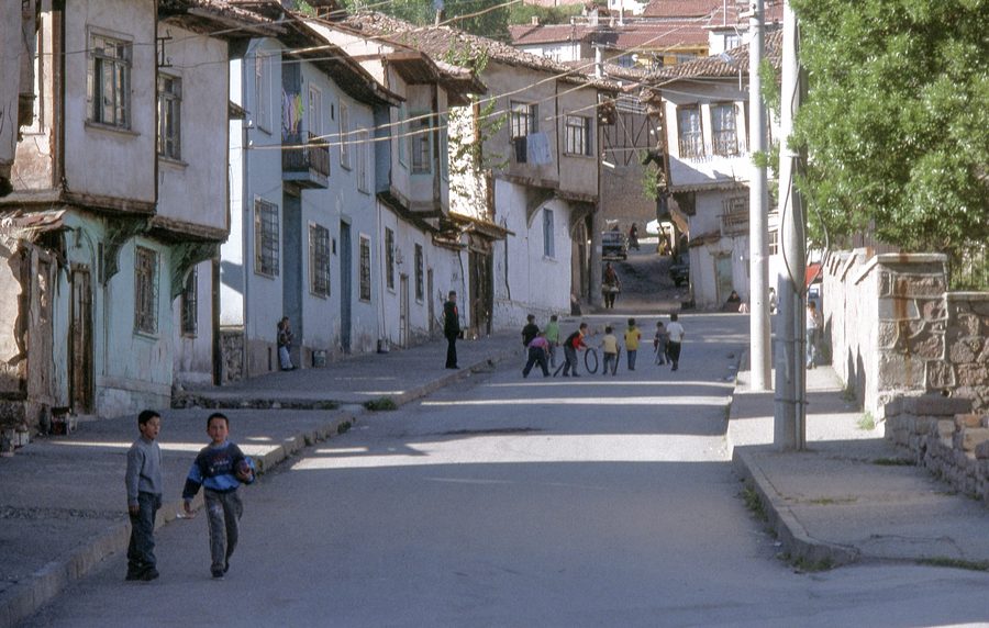 Historische Häuser und Marktszene in Çankırı
