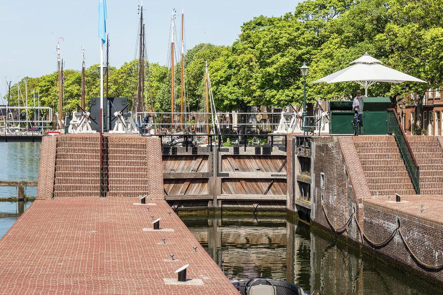 Große Seeschleuse in Muiden am historischen Wasserweg
