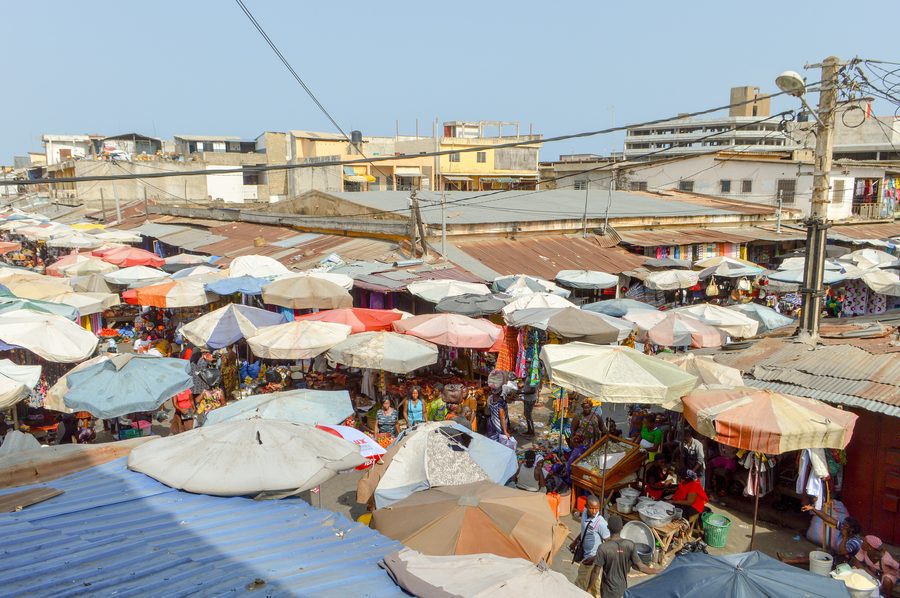Bunter Markt in Lomé
