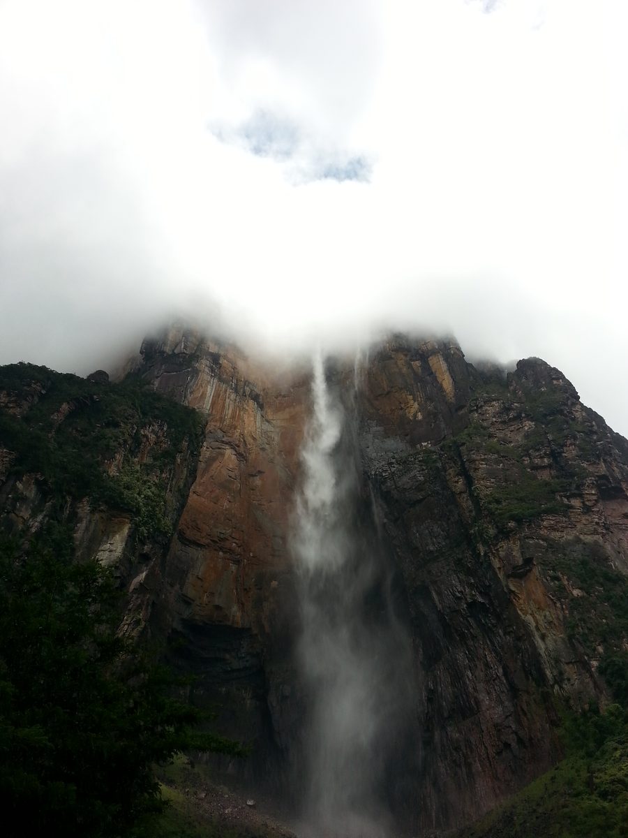Blick zu den Füßen des Salto Ángel in Bolívar