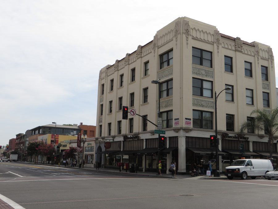 Historisches Straßenbild am Colorado Boulevard in Old Pasadena, Pasadena, Kalifornien