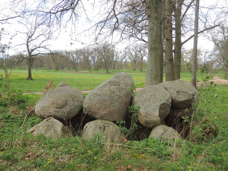 Großsteingrab Basedow 1 in Mecklenburg-Vorpommern