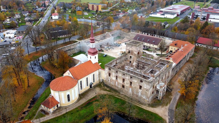 Burg Põltsamaa in Estland