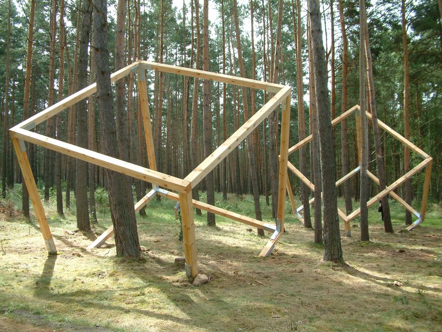 Kunstwerk „Unter Kiefern“ am Kunstwanderweg Hoher Fläming