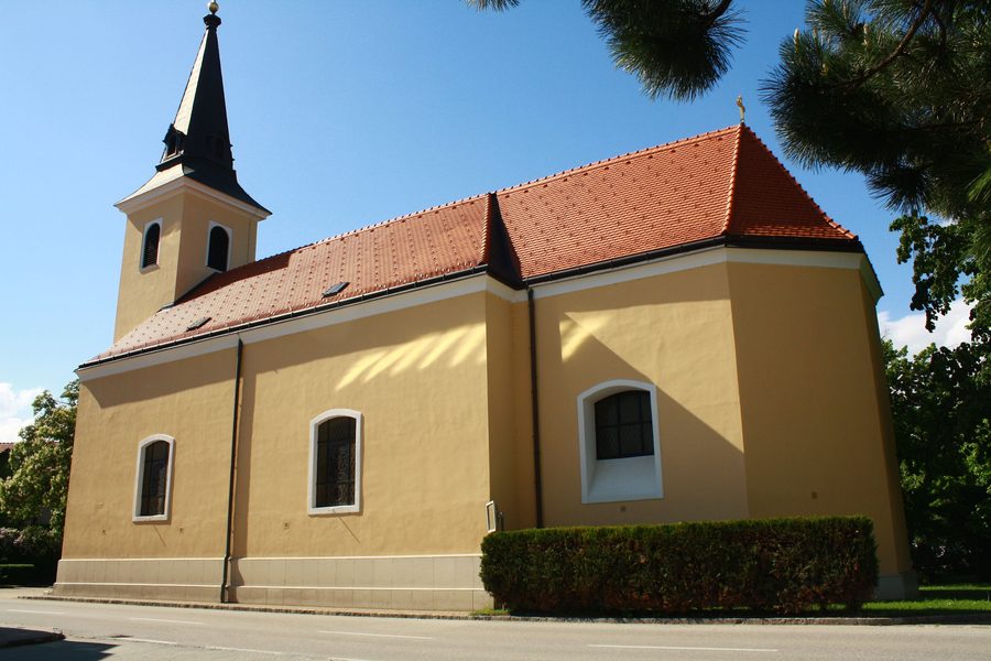 Kirche in Günselsdorf in Niederösterreich