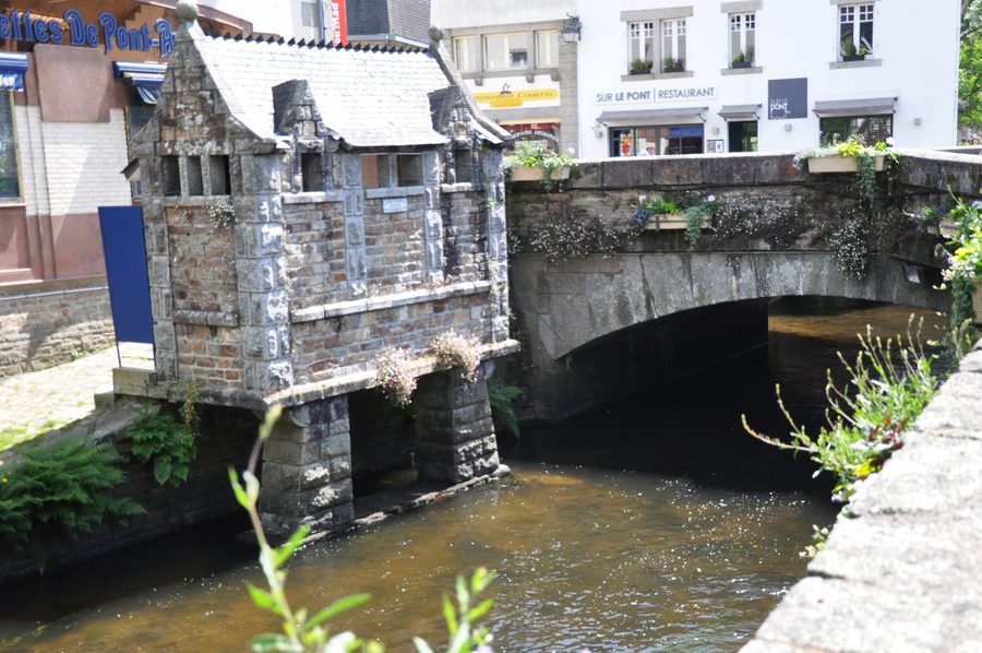 Blick auf Pont-Aven in der Bretagne