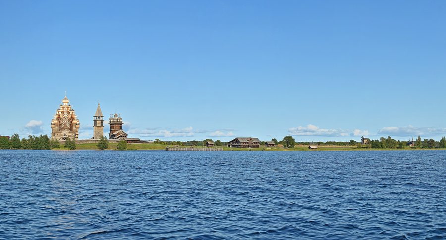 Kizhi-Island mit historischer Holzarchitektur