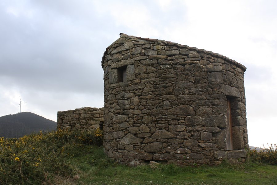 File:Catoira, Abalo 02-02.JPG