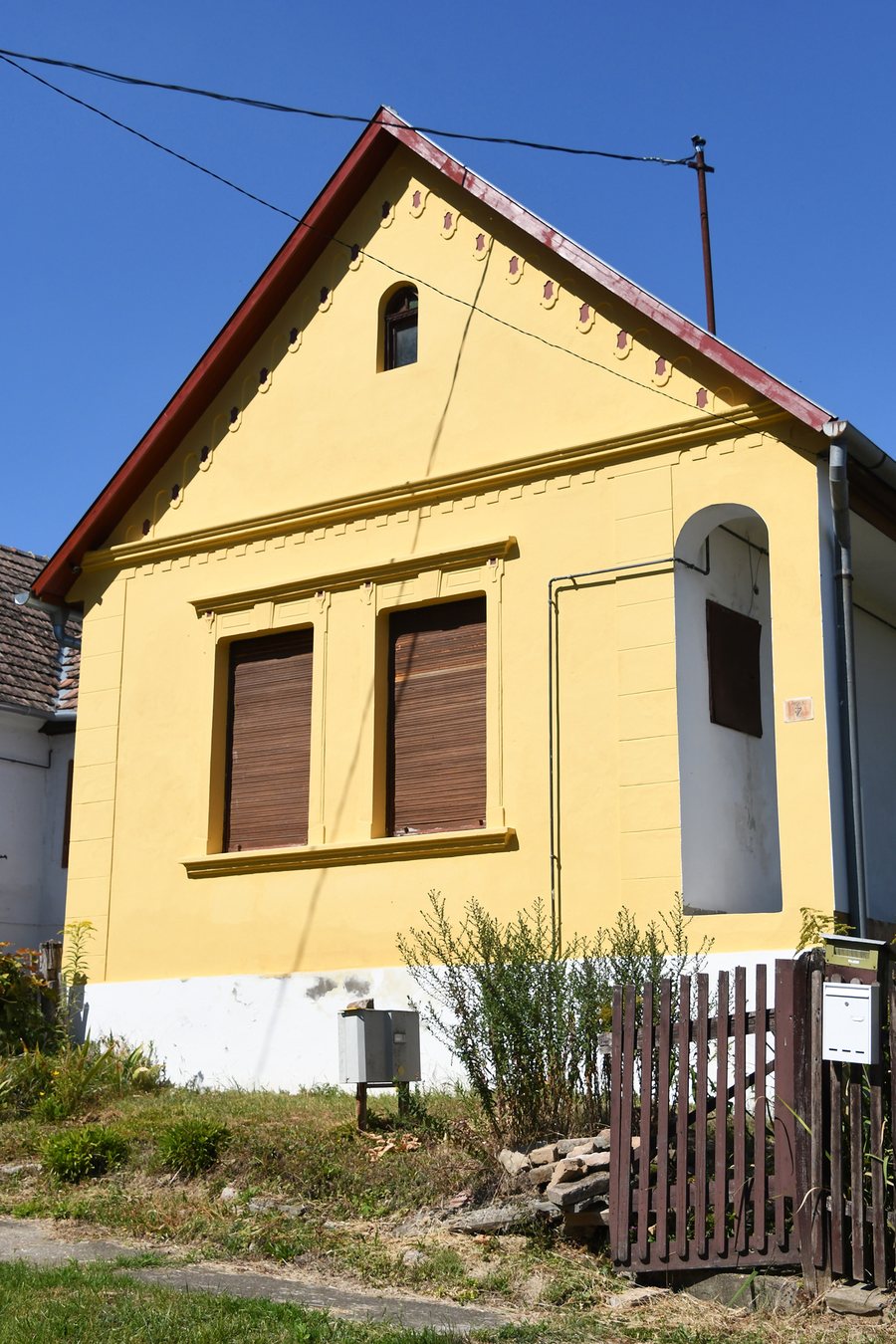 File:Miklósi, hagyományos lakóház 2021 01.jpg