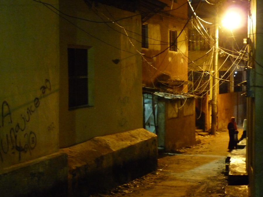 Straßenszene im Viertel Mkanyageni der Old Town von Mombasa