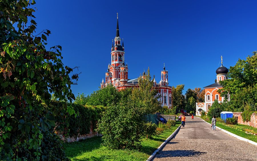 Ensemble des Moschaisker Kremls mit der Neu-Nikolai-Kathedrale in Moschaisk