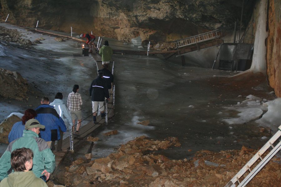 Innenraum der Schellenberger Eishöhle bei Marktschellenberg