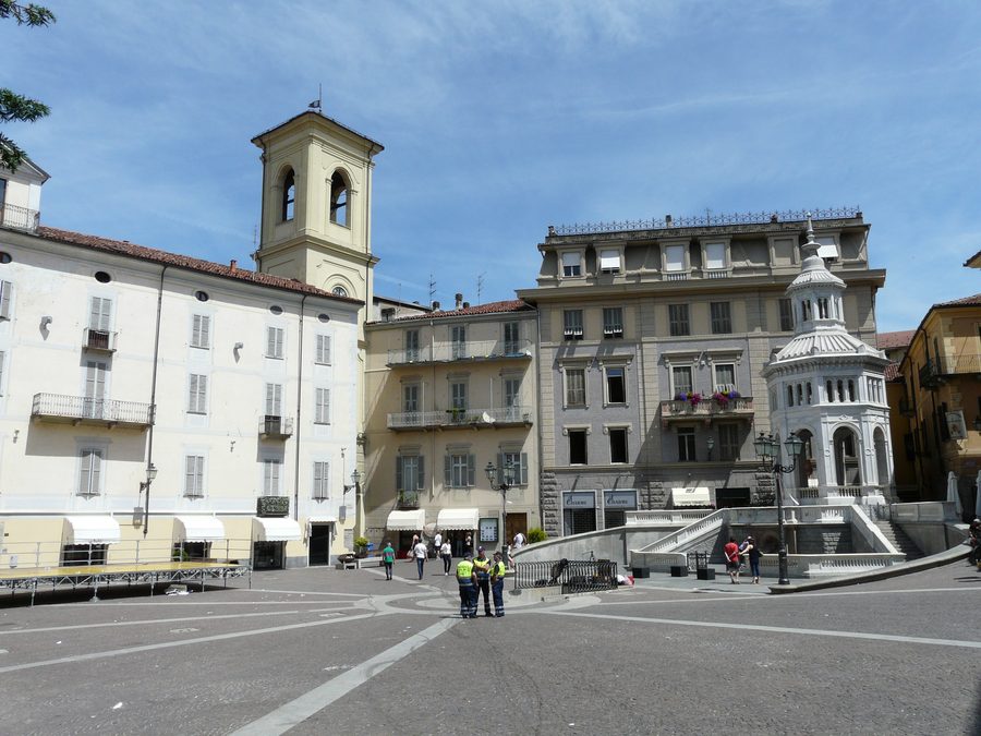 La Bollente und Piazza della Bollente in Acqui Terme, Piemont