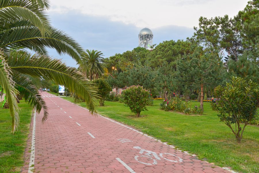 Batumi Boulevard an der Schwarzmeerküste in Batumi, Georgien