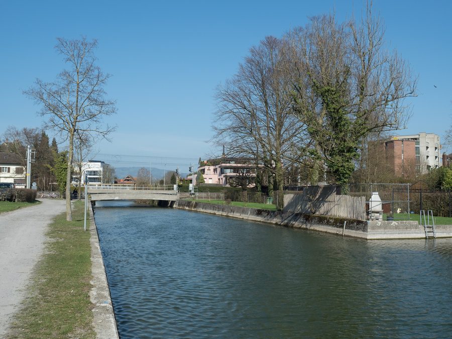 Der Zugersee bei Zug mit der Mündung der Lorze.